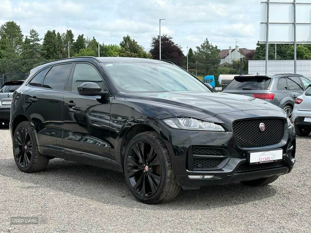 Jaguar F-Pace 2.0D 163 R-sport Black