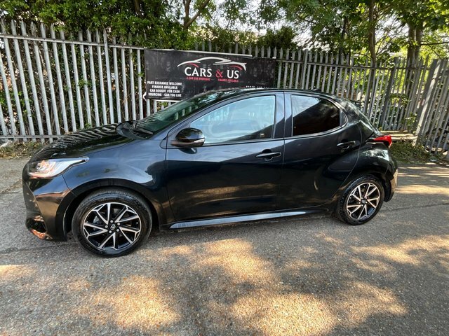 Toyota Yaris Vvt-h Design E-cvt Euro YP23XLH Black #4