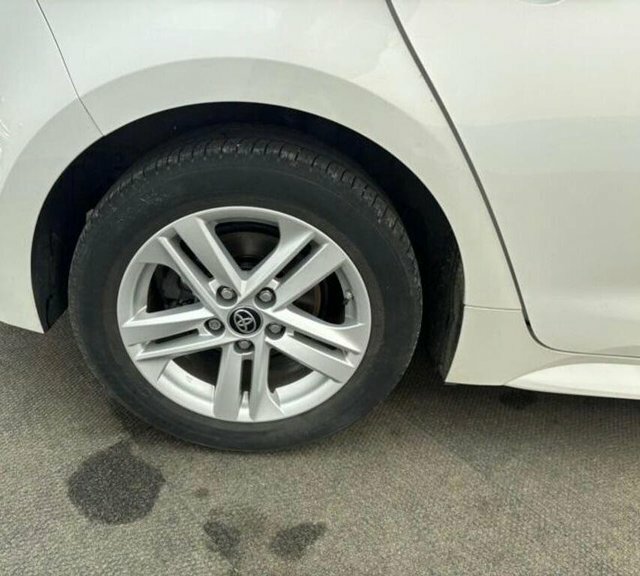 Toyota Corolla Vvt-h Icon Cvt Euro White #2