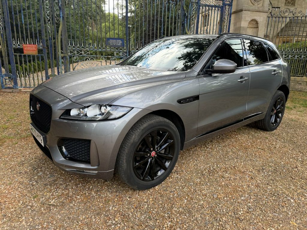 Jaguar F-Pace 2L Chequered Flag Grey