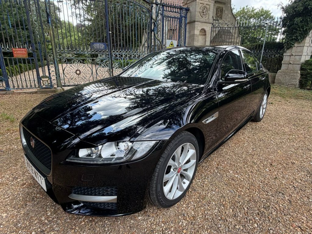 Jaguar XF 2L R-sport Black #2