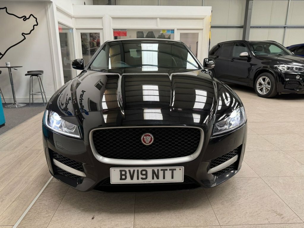 Jaguar XF 2L R-sport Black #2