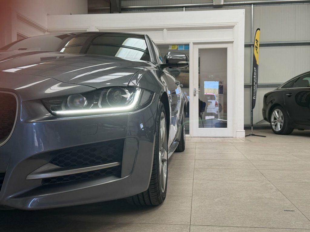 Jaguar XE 2L R-sport Grey #4