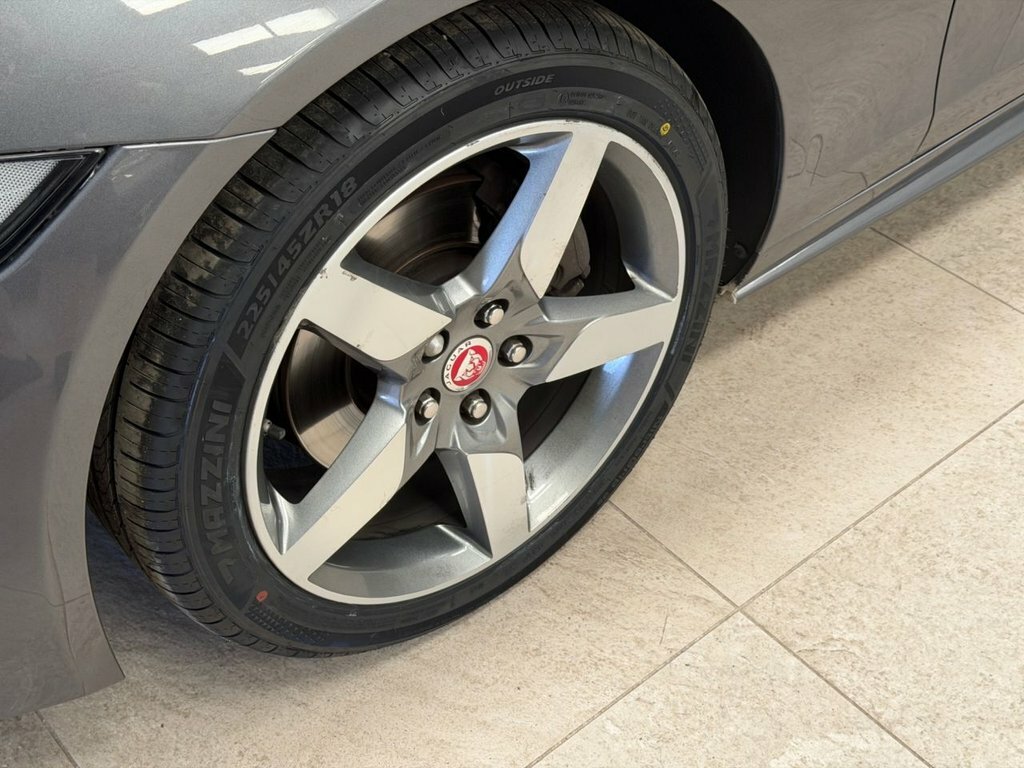 Jaguar XE 2L R-sport Grey #2