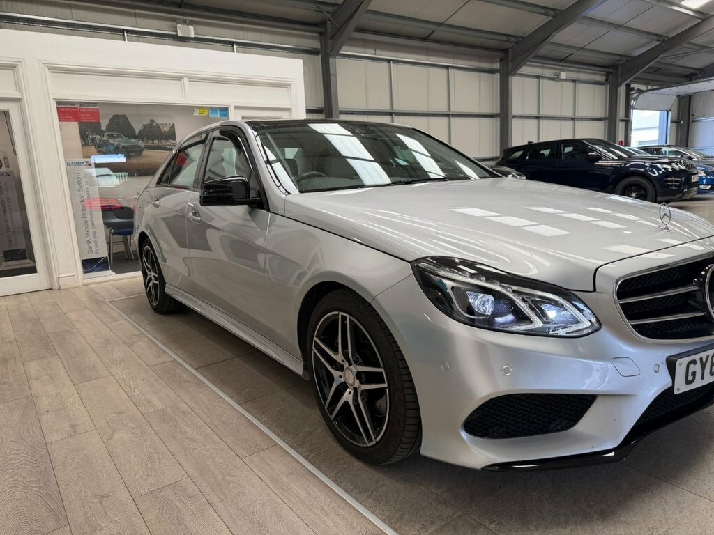 Mercedes-Benz E Class 3L Amg Night Edition Silver #2