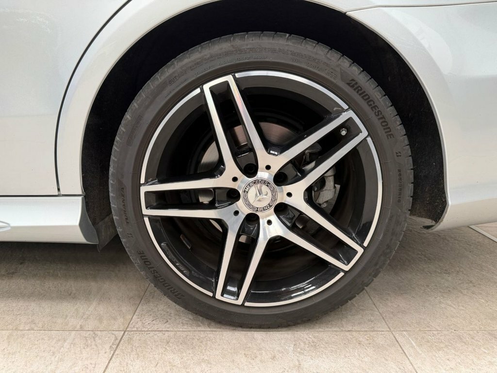 Mercedes-Benz E Class 3L Amg Night Edition Silver #6