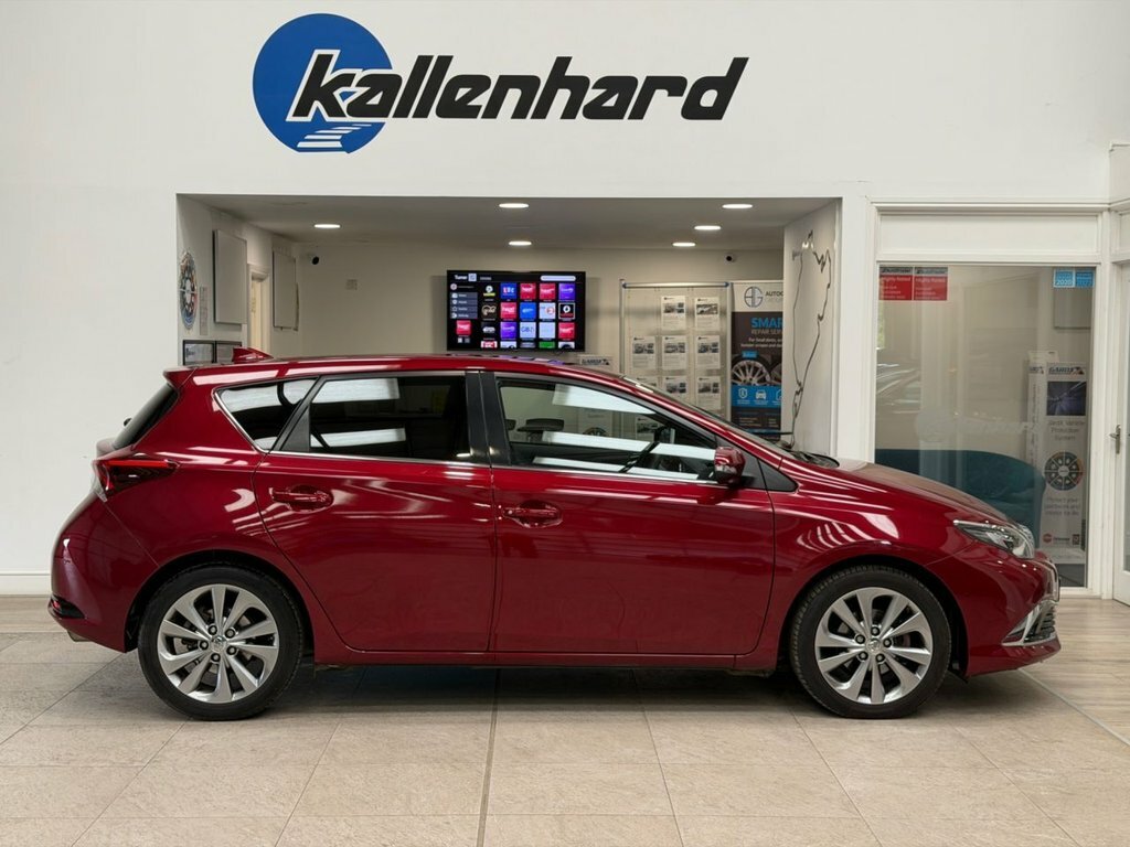Toyota Auris 1.2L Excel Red