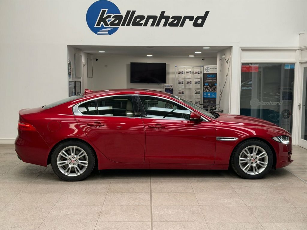 Jaguar XE Gtdi R-sport Saloon 2.0 Gtdi R-sport White #8