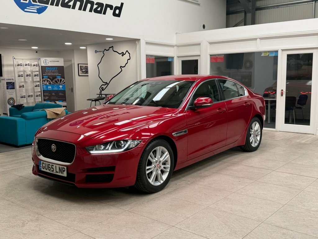 Jaguar XE 2L Prestige Red #5
