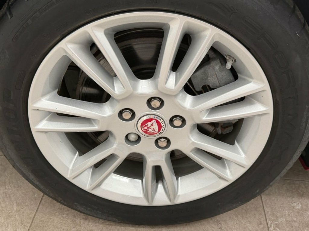 Jaguar XE Gtdi R-sport Saloon 2.0 Gtdi R-sport White #21