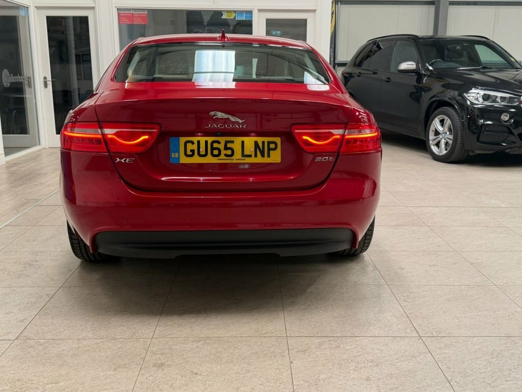 Jaguar XE Gtdi R-sport Saloon 2.0 Gtdi R-sport White #18