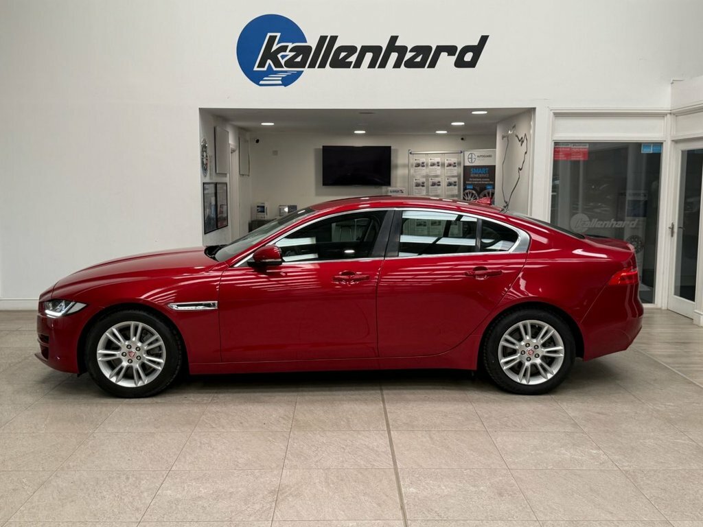 Jaguar XE 2L Prestige Red #2