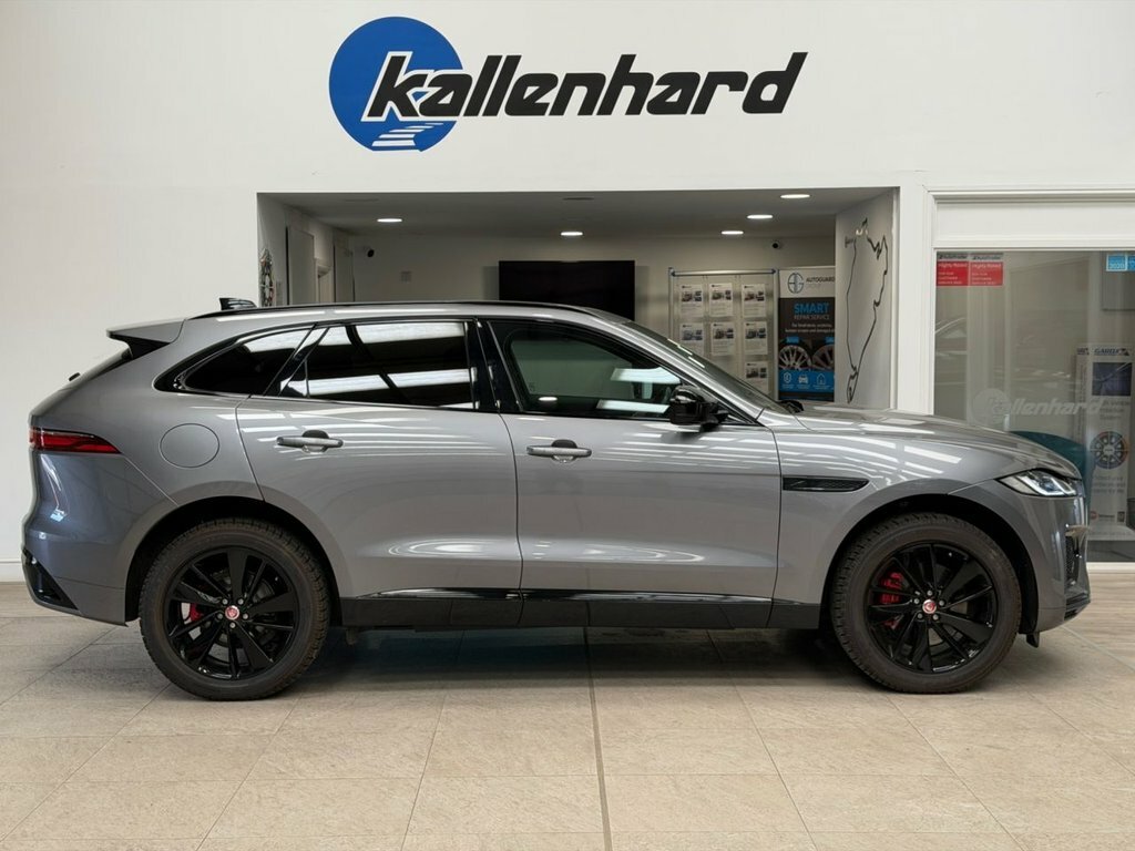 Jaguar F-Pace 2L R-dynamic Black Grey