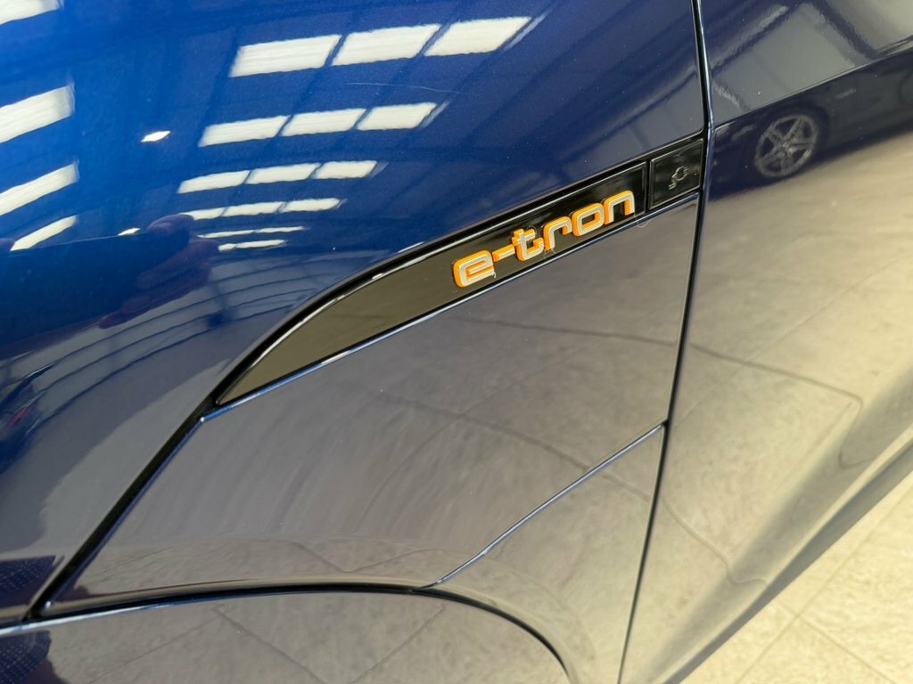 Audi E-tron Quattro Sport Black #13