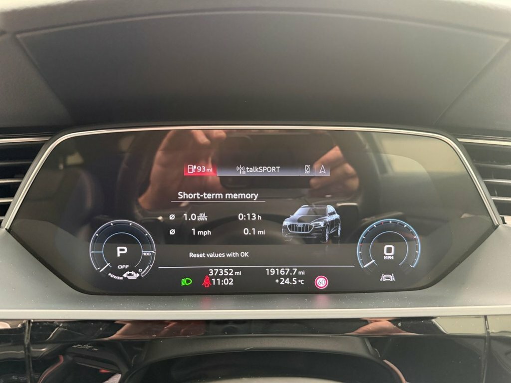 Audi E-tron Quattro Sport Black #34