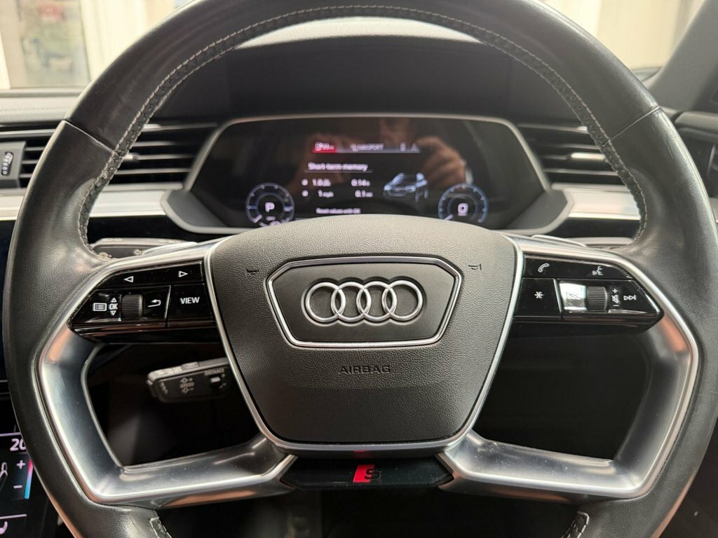Audi E-tron Quattro Sport Black #44
