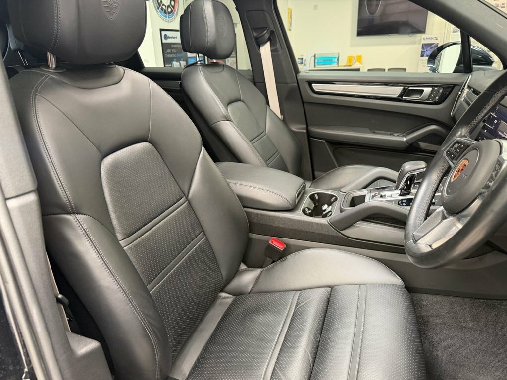 Porsche Cayenne Cayenne E-hybrid Coup Platinum Edition 2022 Black #29