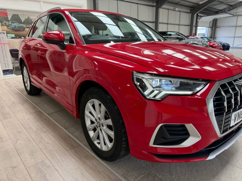 Audi Q3 2L Sport Red #3