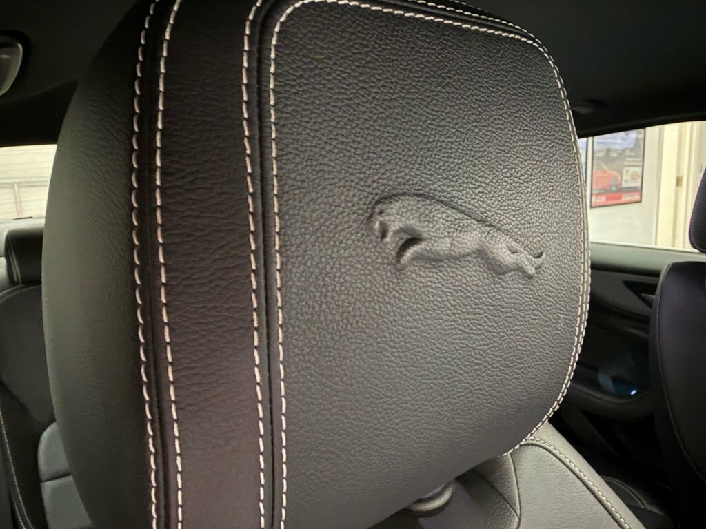 Jaguar XE 2.0 P250 R-dynamic Black Saloon Black #36