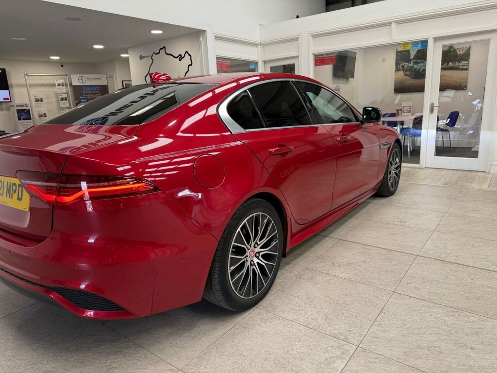 Jaguar XE 2.0 P250 R-dynamic Black Saloon Black #12