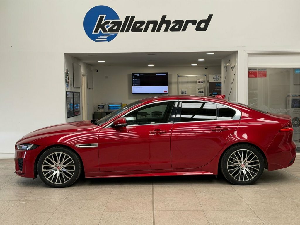 Jaguar XE 2.0 P250 R-dynamic Black Saloon Black #11