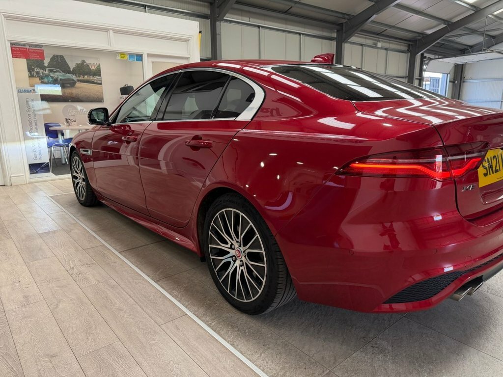 Jaguar XE 2.0 P250 R-dynamic Black Saloon Black #14
