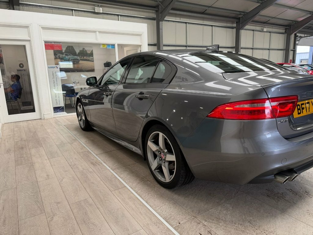 Jaguar XE R-sport Red #11
