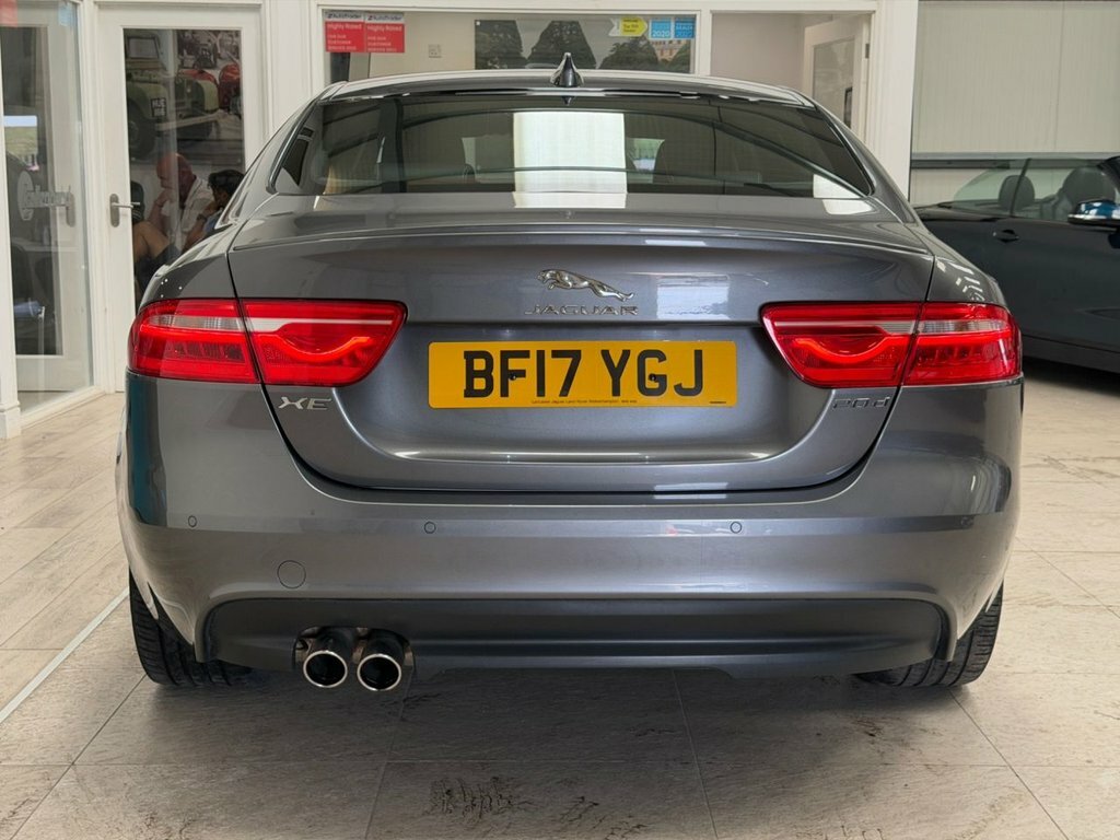 Jaguar XE R-sport Red #12