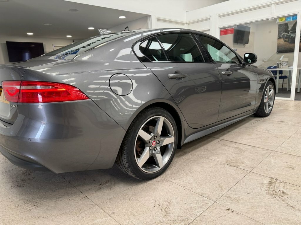Jaguar XE R-sport Red #15