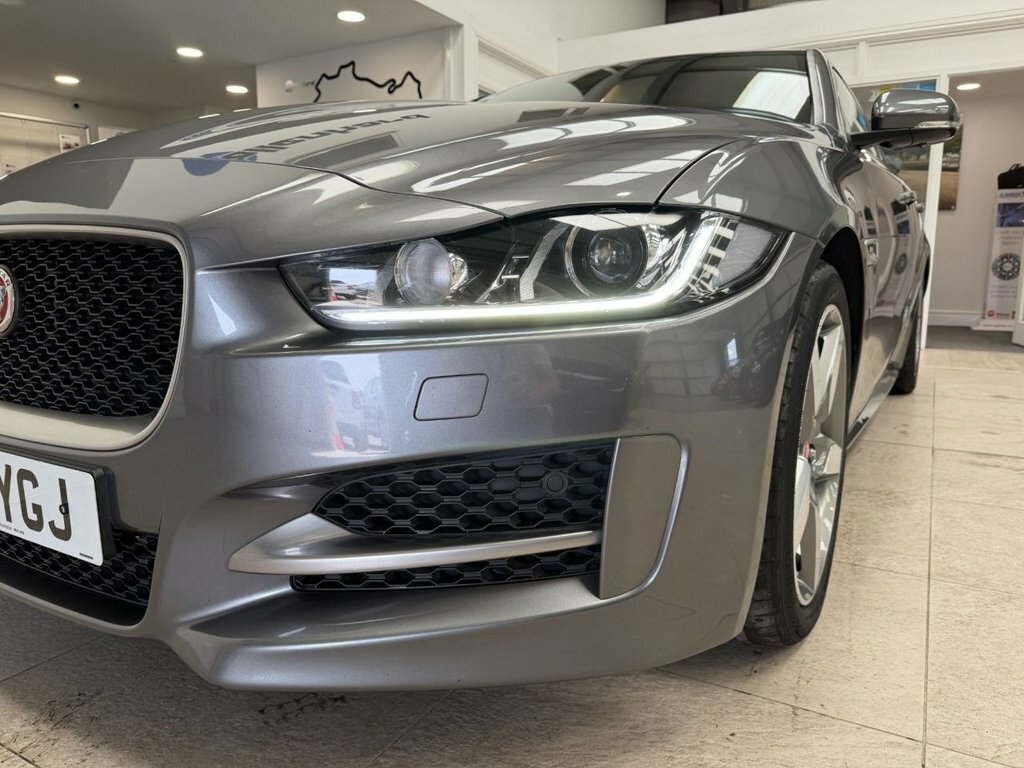 Jaguar XE 2L R-sport Grey #5