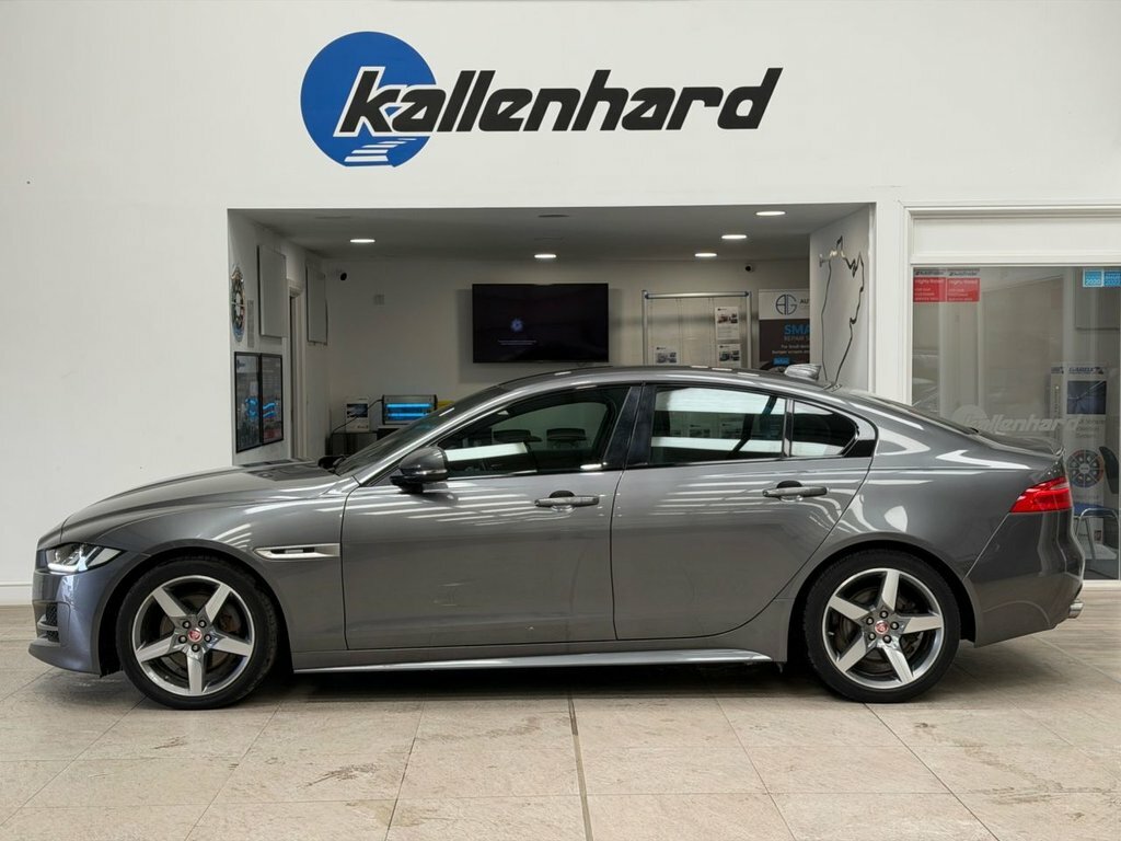 Jaguar XE R-sport Red #8