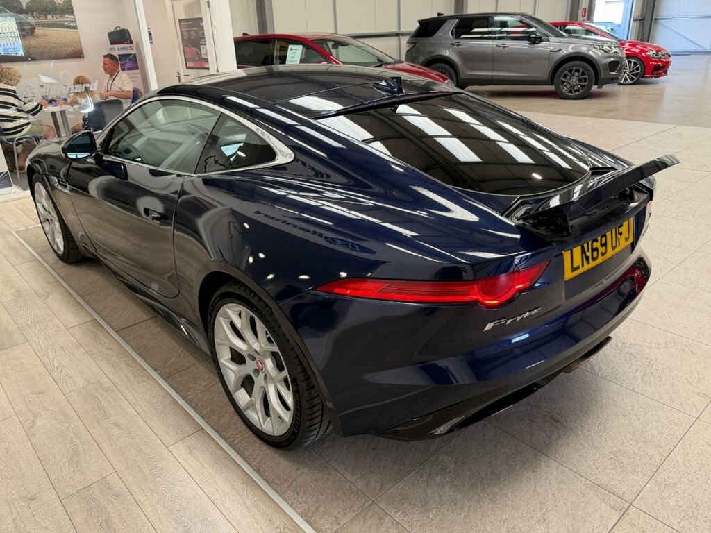 Jaguar F-Type 2.0I Chequered Flag Euro 6 Ss Red #39