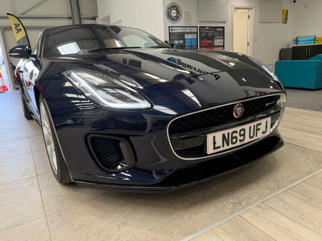 Jaguar F-Type 2.0I Chequered Flag Euro 6 Ss Red #19