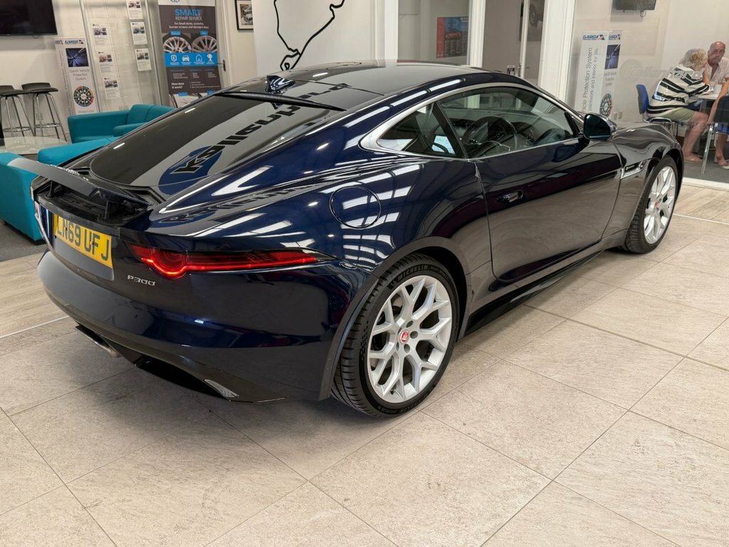 Jaguar F-Type 2.0I Chequered Flag Euro 6 Ss Red #37
