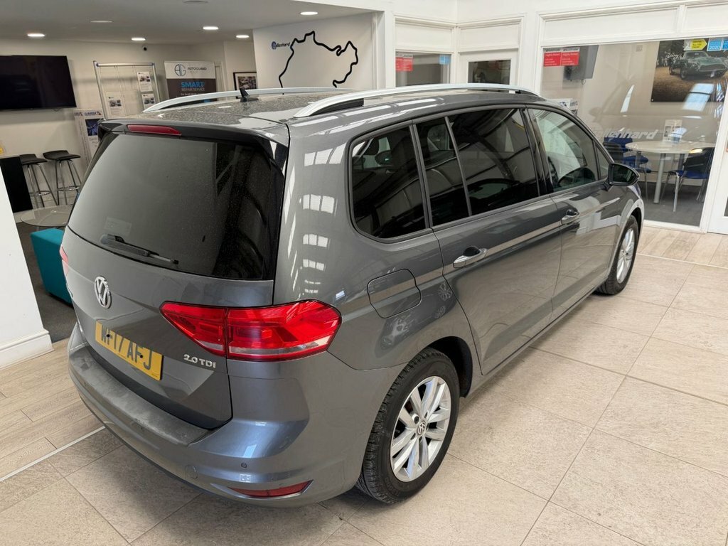 Volkswagen Touran Mpv Silver #11