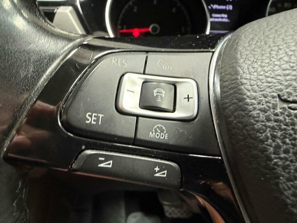 Volkswagen Touran Mpv Silver #30