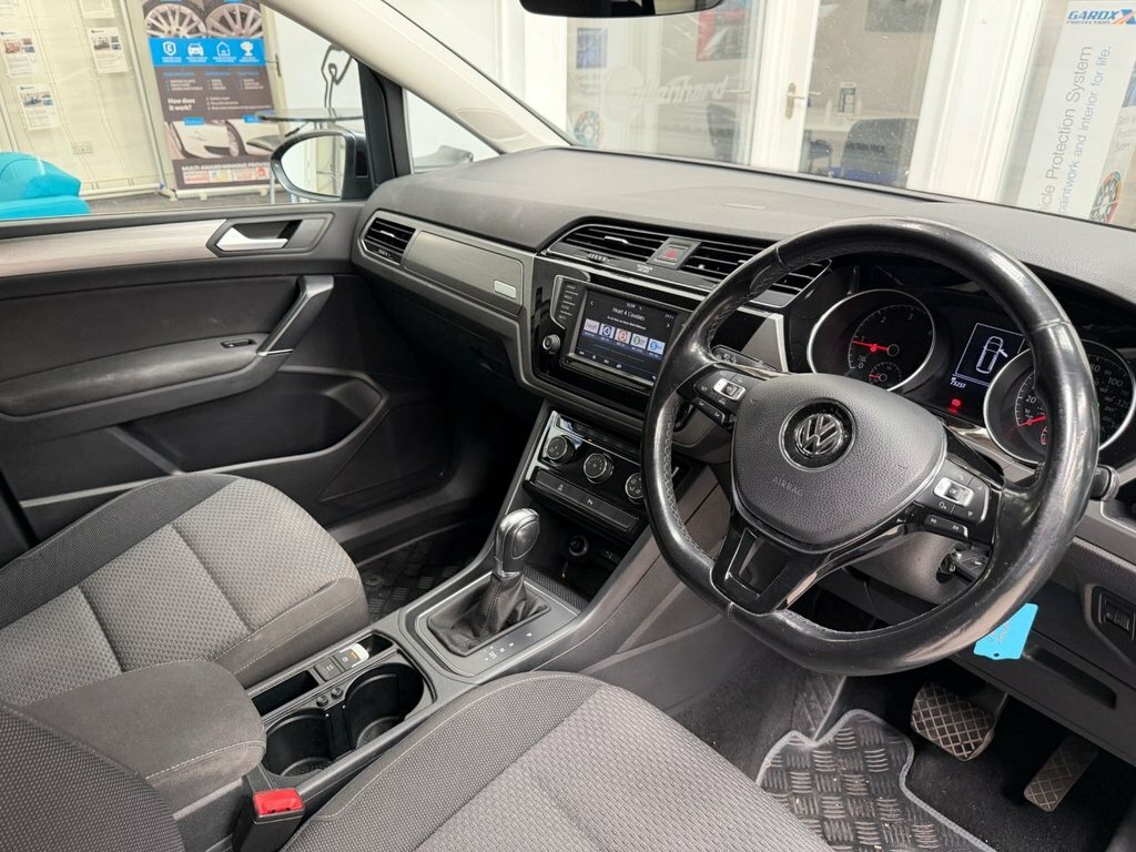 Volkswagen Touran Mpv Silver #17