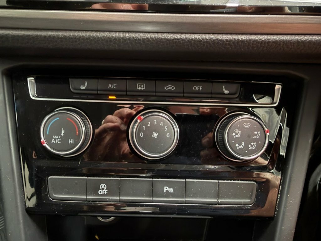 Volkswagen Touran Mpv Silver #24