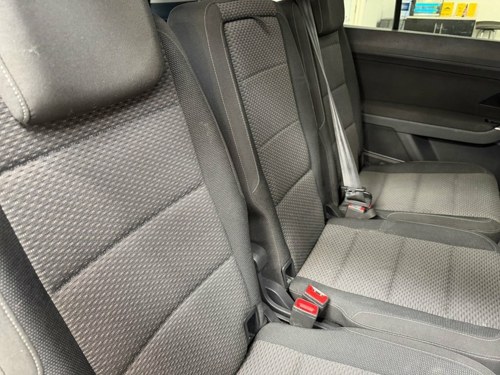 Volkswagen Touran Mpv Silver #19