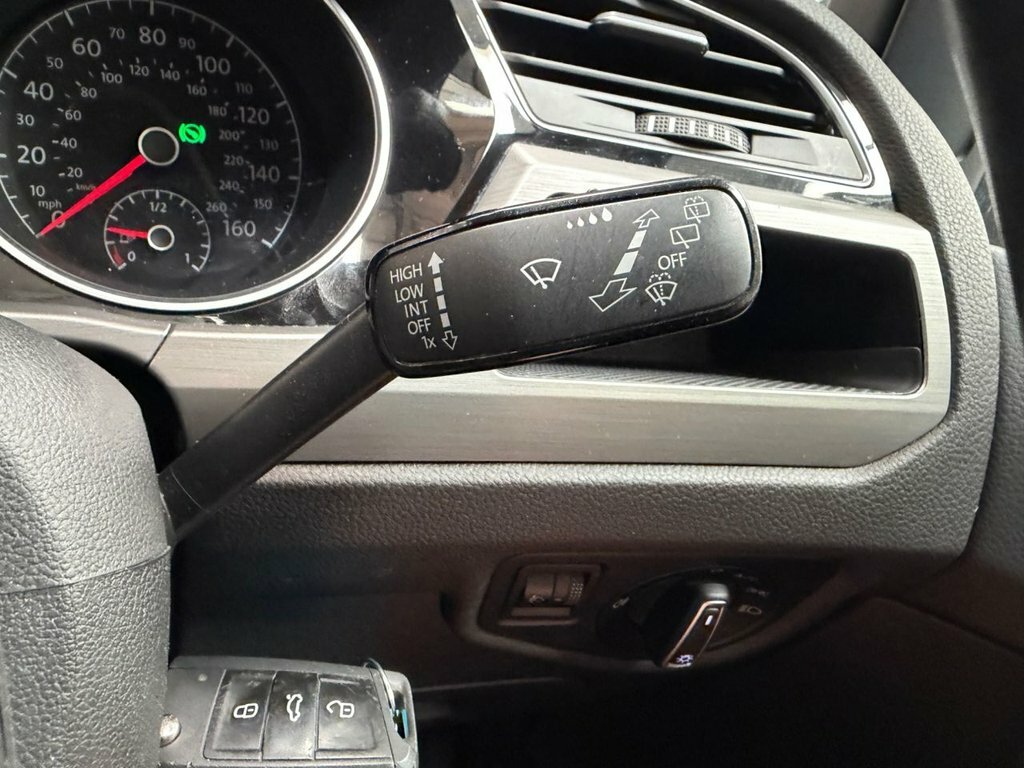 Volkswagen Touran Mpv Silver #33
