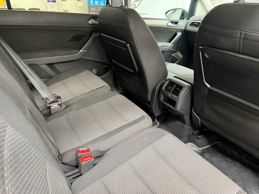 Volkswagen Touran Mpv Silver #14