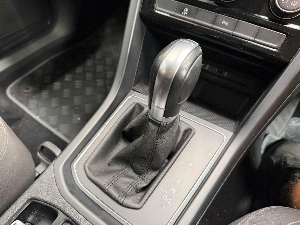 Volkswagen Touran Mpv Silver #23
