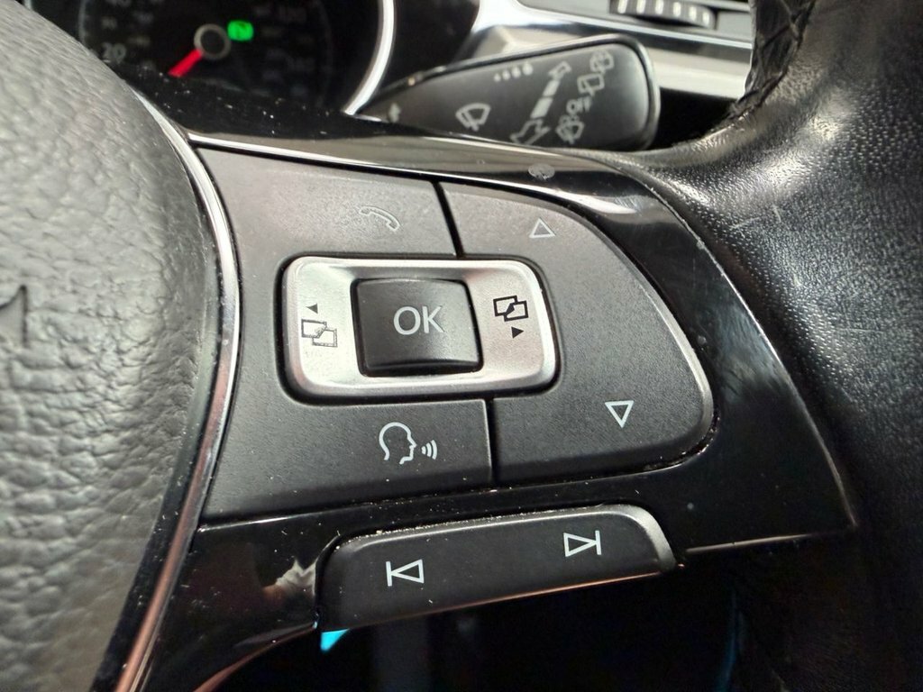 Volkswagen Touran Mpv Silver #29