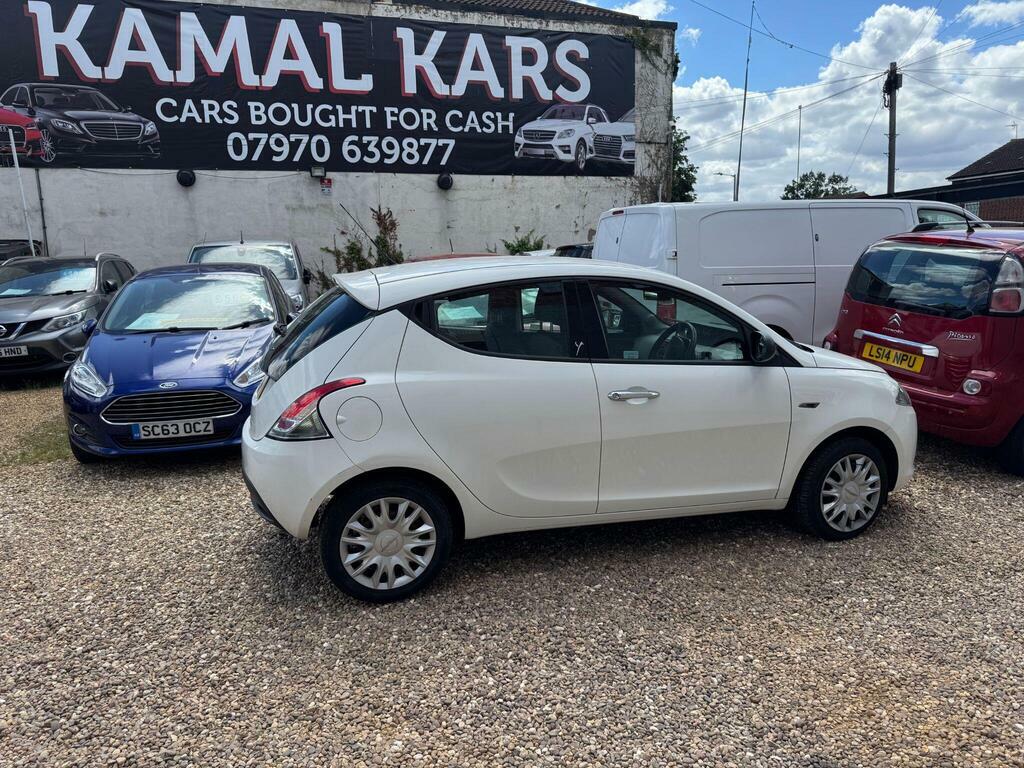 Chrysler Ypsilon 1.2 S Euro 5 S S KM13YBP White