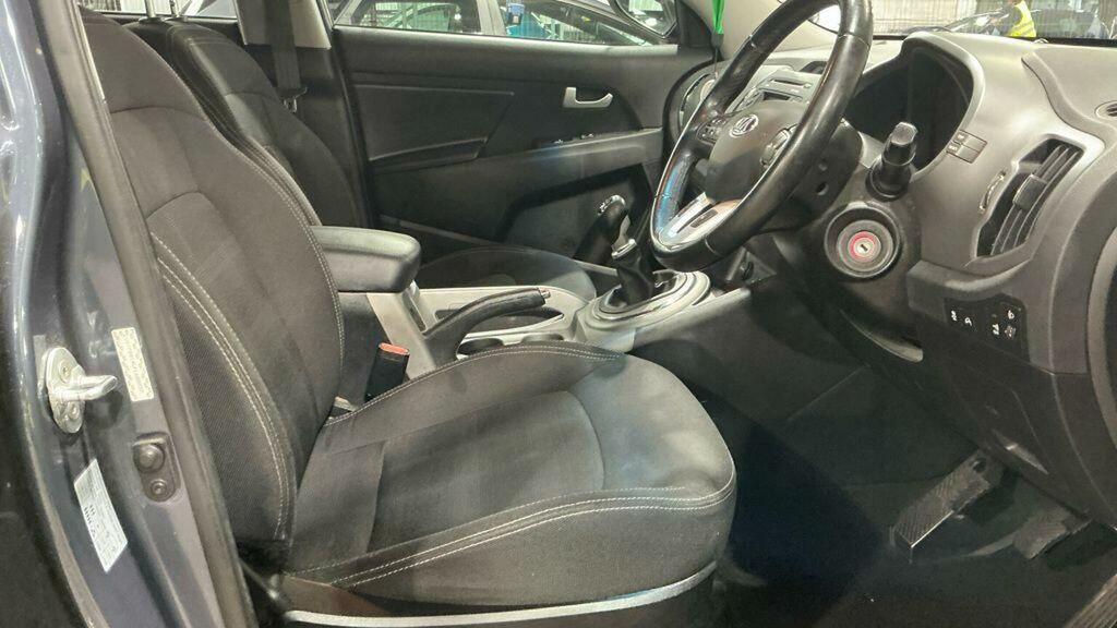 Kia Sportage 1 White #14