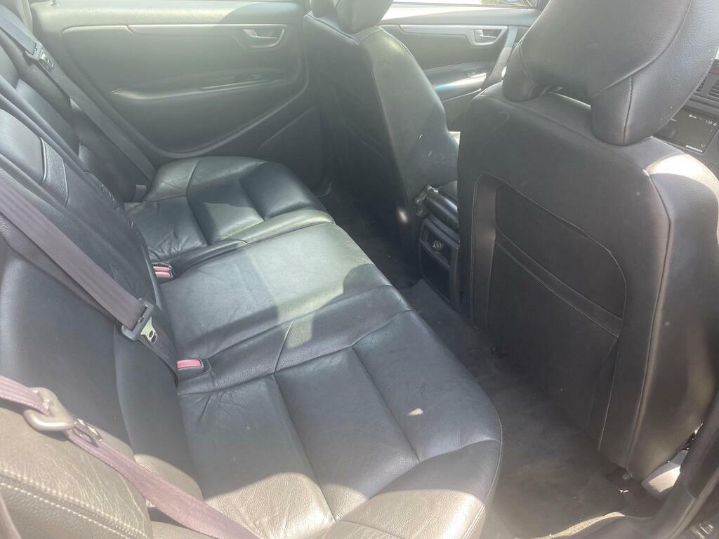Volvo V70 2.4 D5 Se Silver #8