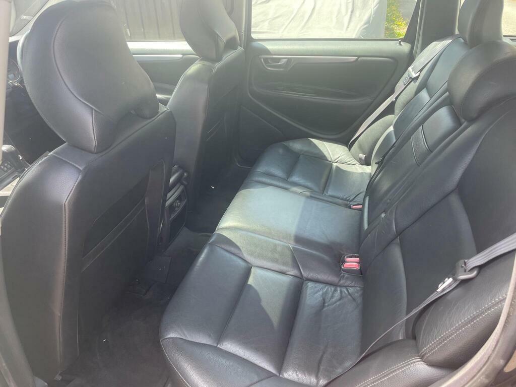 Volvo V70 2.4 D5 Se Silver #10