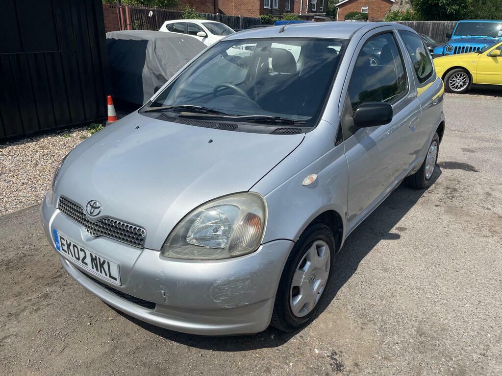 Toyota Yaris Hatchback Blue #2