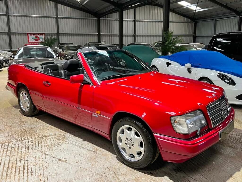 Mercedes-Benz E Class 3.2 E320 Cabriolet 3199Cc Red