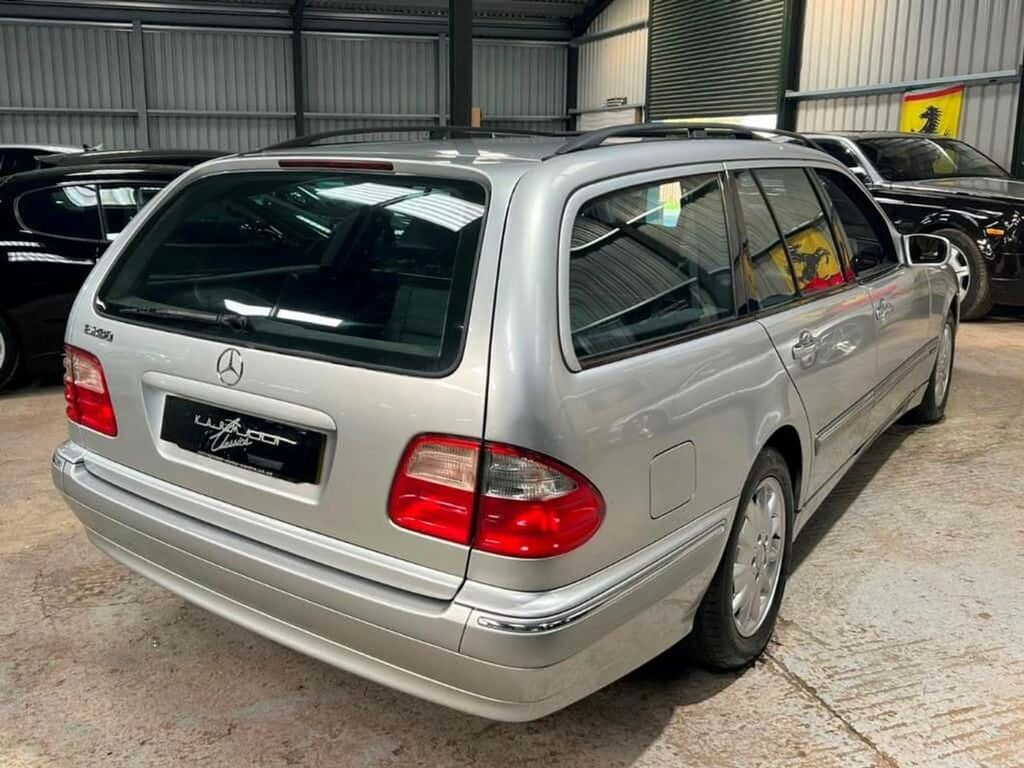 Mercedes-Benz E Class E280 Elegance V6 Full Leather,7 Seats Sunroof Silver #2